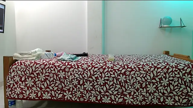 evaleribigtits18 online show from March 29, 1:27 am