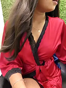 Snapshot of yhona_darling chatting on April 1, 8:37 am yhona darling online show from April 1, 8:37 am