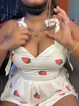Snapshot of Hot_Urvi chatting on June 29, 2:07 am Hot Urvi online show from June 29, 2:07 am