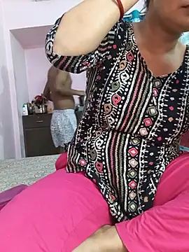 Snapshot of MUMTAJ-1 chatting on May 25, 1:33 am MUMTAJ-1 online show from May 25, 1:33 am