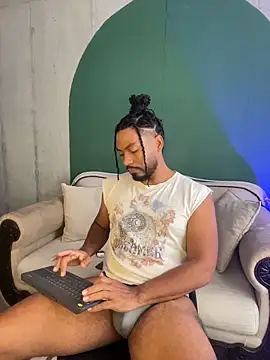 noah jones   online show from February 10, 4:44 pm