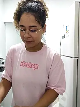 VitoriaFernandes online show from February 17, 10:27 pm