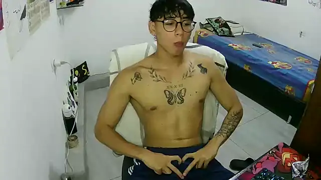 Dillom420 online show from October 9, 3:04 am