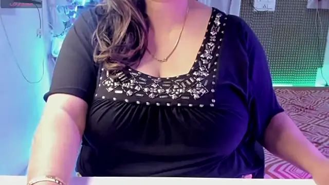 Snapshot of Gulabi_Queen chatting on February 5, 12:27 pm Gulabi Queen online show from February 5, 12:27 pm