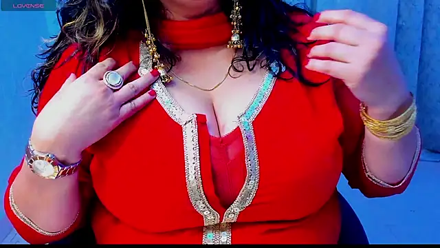 Gulabi Queen online show from December 5, 4:47 pm