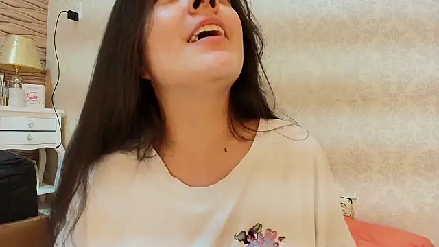 sofiaclauss online show from September 30, 7:46 am