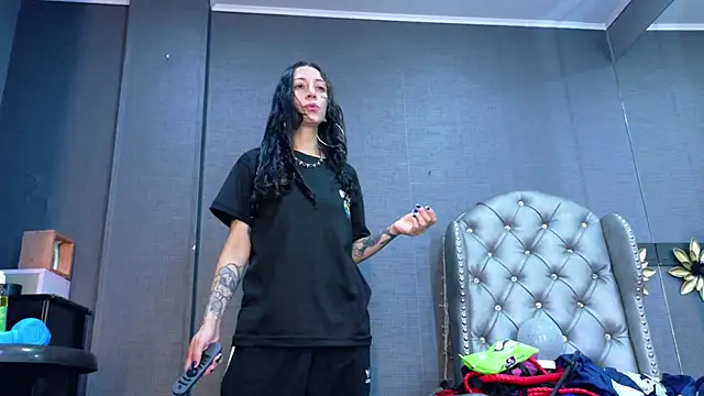 LusstCruella online show from December 18, 3:40 pm