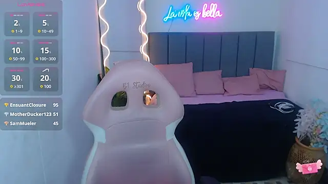 Krysstal tay online show from February 2, 3:07 pm