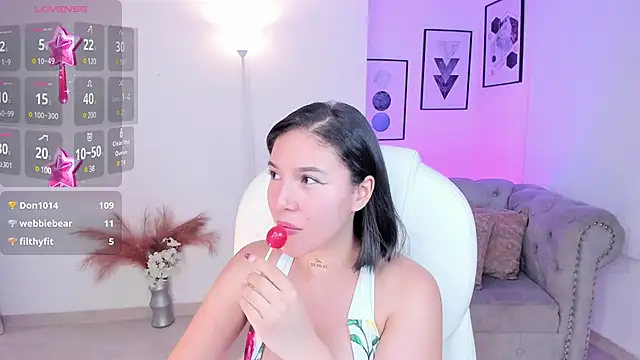 Snapshot of kendaall_jenner_ chatting on December 13, 6:42 am kendaall jenner online show from December 13, 6:42 am