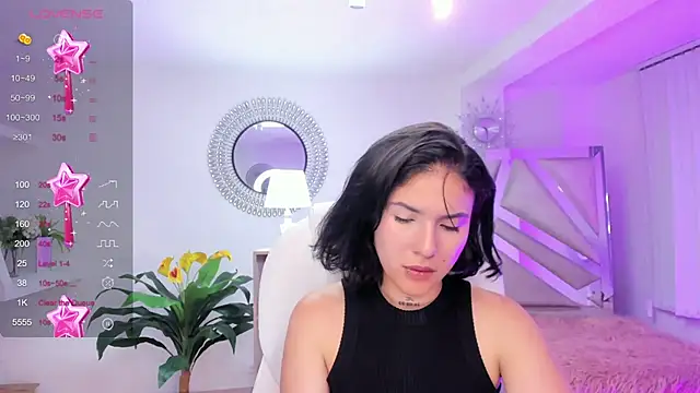 Snapshot of kendaall_jenner_ chatting on December 22, 8:27 am kendaall jenner online show from December 22, 8:27 am