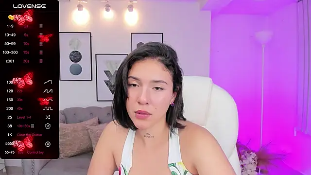 Snapshot of kendaall_jenner_ chatting on December 23, 4:01 am kendaall jenner online show from December 23, 4:01 am