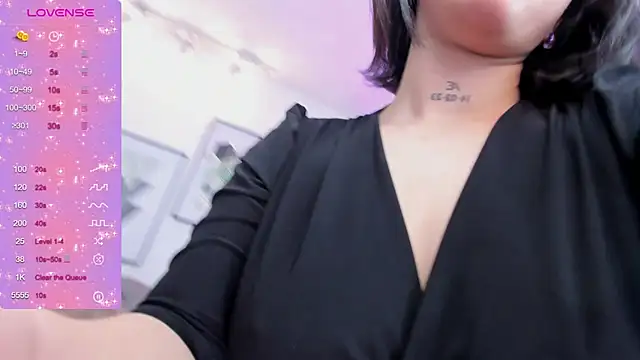 Snapshot of kendaall_jenner_ chatting on December 24, 3:49 am kendaall jenner online show from December 24, 3:49 am