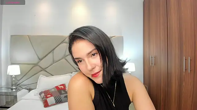 Snapshot of kendaall_jenner_ chatting on December 31, 4:49 am kendaall jenner online show from December 31, 4:49 am