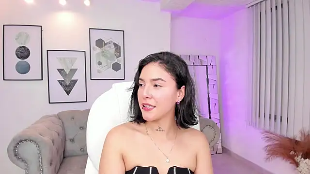 Snapshot of kendaall_jenner_ chatting on January 8, 4:12 am kendaall jenner online show from January 8, 4:12 am