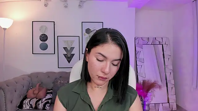 Snapshot of kendaall_jenner_ chatting on January 13, 3:23 am kendaall jenner online show from January 13, 3:23 am