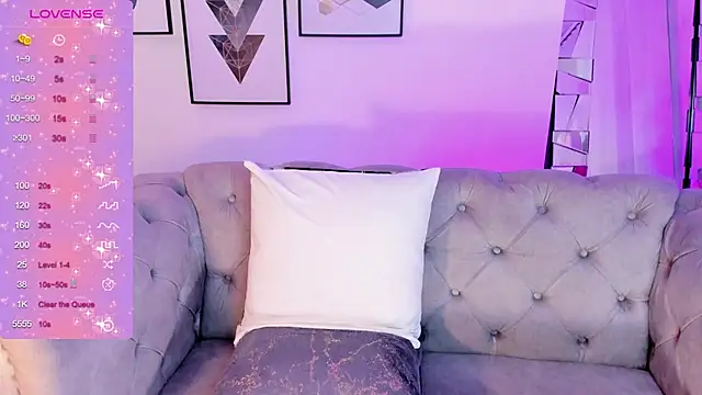 Snapshot of kendaall_jenner_ chatting on January 16, 8:00 am kendaall jenner online show from January 16, 8:00 am