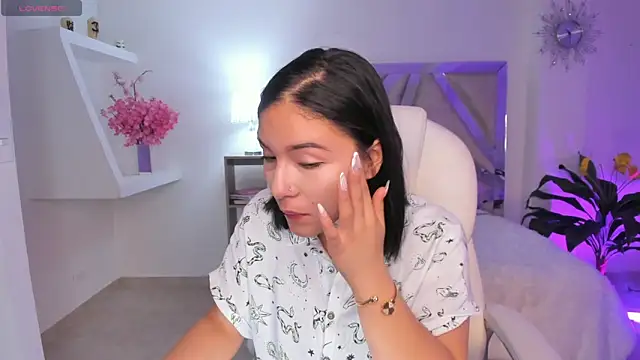 Snapshot of kendaall_jenner_ chatting on January 18, 1:19 am kendaall jenner online show from January 18, 1:19 am