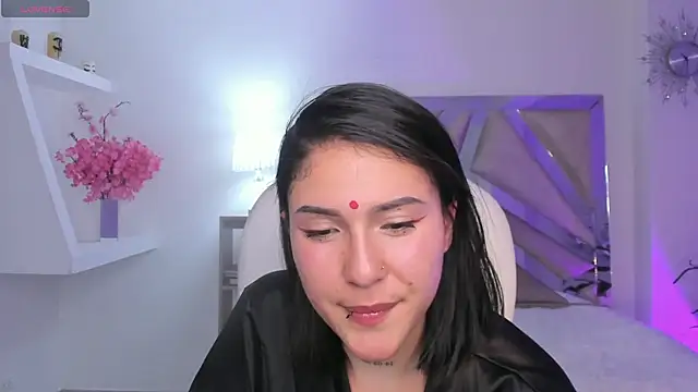 Snapshot of kendaall_jenner_ chatting on January 18, 7:28 am kendaall jenner online show from January 18, 7:28 am