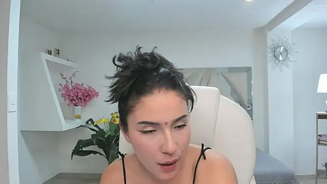 Snapshot of kendaall_jenner_ chatting on February 1, 7:36 am kendaall jenner online show from February 1, 7:36 am