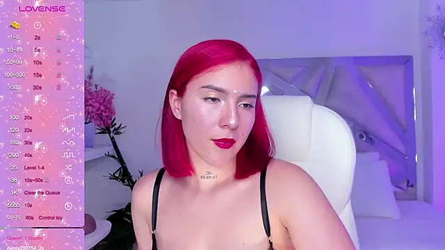 Snapshot of kendaall_jenner_ chatting on February 9, 7:16 am kendaall jenner online show from February 9, 7:16 am