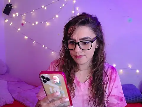 Lu perez online show from November 9, 7:45 pm