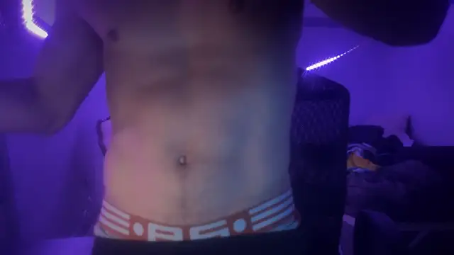 Snapshot of hot_shot_13 chatting on December 10, 2:50 pm hot shot 13 online show from December 10, 2:50 pm