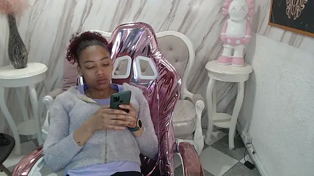 Violeth b online show from March 1, 12:45 pm