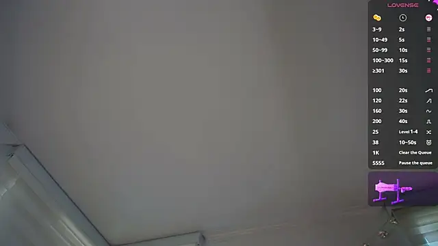 Snapshot of venusleroy_ chatting on May 4, 9:44 pm venusleroy online show from May 4, 9:44 pm