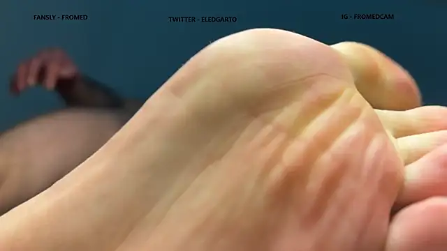 Snapshot of fromed chatting on February 13, 12:02 am fromed online show from February 13, 12:02 am