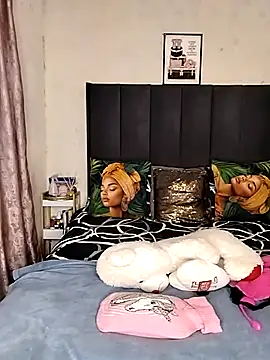 quenliyasa online show from May 20, 8:37 pm