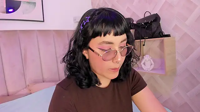 Haru Bonny online show from January 17, 8:45 pm