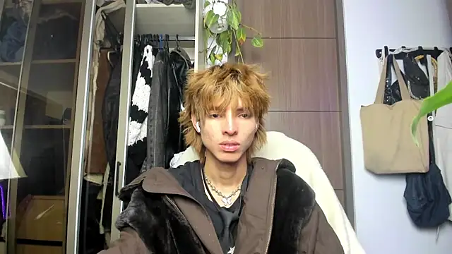 Snapshot of santy-kitty chatting on February 22, 6:28 am santy-kitty online show from February 22, 6:28 am