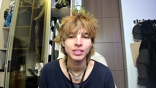 Snapshot of santy-kitty chatting on February 27, 3:47 am santy-kitty online show from February 27, 3:47 am