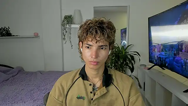 Snapshot of santy-kitty chatting on September 23, 11:41 pm santy-kitty online show from September 23, 11:41 pm