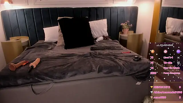 Issabella Roa online show from December 16, 10:56 pm