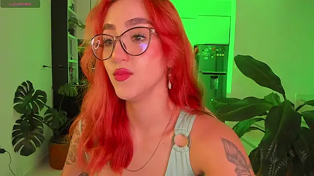 MelodieRoy online show from April 11, 2:38 am