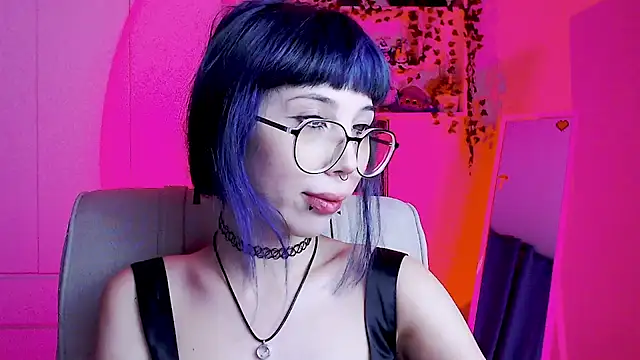 Snapshot of MoriHorri chatting on December 5, 2:09 am MoriHorri online show from December 5, 2:09 am