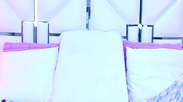 Snapshot of AlliciaKim chatting on February 26, 12:04 pm AlliciaKim online show from February 26, 12:04 pm