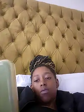 Snapshot of 02Boitybaby chatting on February 5, 1:44 pm 02Boitybaby online show from February 5, 1:44 pm