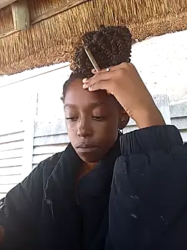 Snapshot of 02Boitybaby chatting on February 6, 1:10 pm 02Boitybaby online show from February 6, 1:10 pm