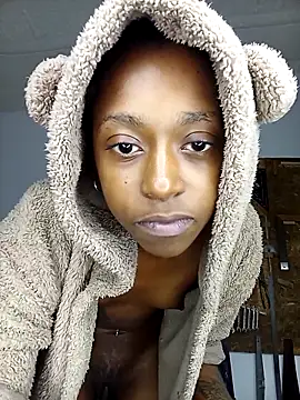 Snapshot of 02Boitybaby chatting on October 18, 6:58 am 02Boitybaby online show from October 18, 6:58 am