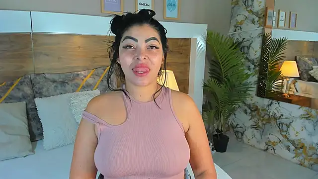 Snapshot of EmaBakker chatting on February 22, 10:51 am EmaBakker online show from February 22, 10:51 am