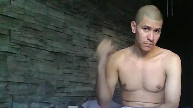 Snapshot of Sexylatin64 chatting on June 1, 11:23 am Sexylatin64 online show from June 1, 11:23 am