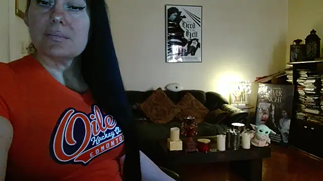 mandaloriangirls online show from April 11, 6:45 pm