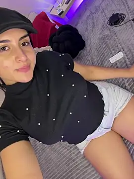 anniemorgan01 online show from October 7, 3:36 am