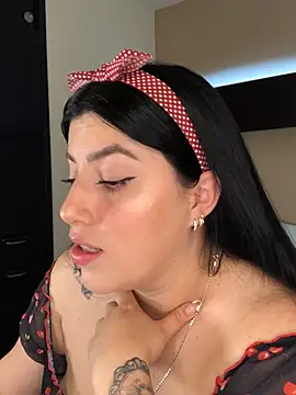 Snapshot of Bantonia chatting on December 19, 3:30 pm Bantonia online show from December 19, 3:30 pm