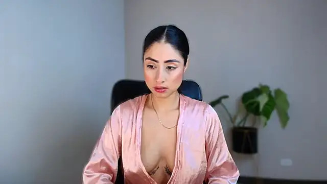 auroracaruso11 online show from December 13, 9:20 pm