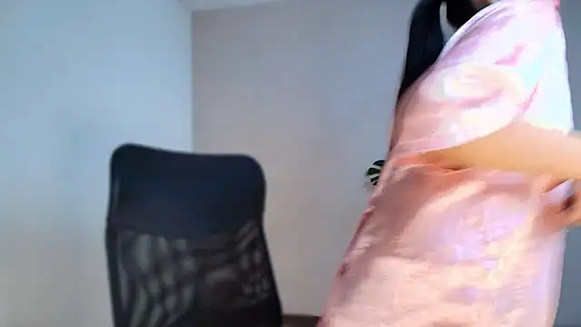 auroracaruso11 online show from January 13, 7:30 pm