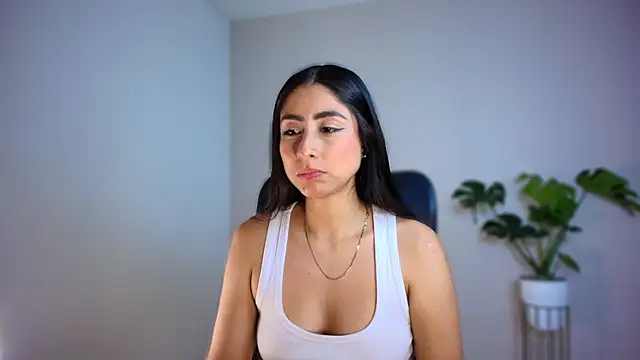 auroracaruso11 online show from January 15, 8:34 pm