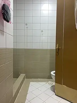 Layla-daloua online show from December 14, 10:36 pm